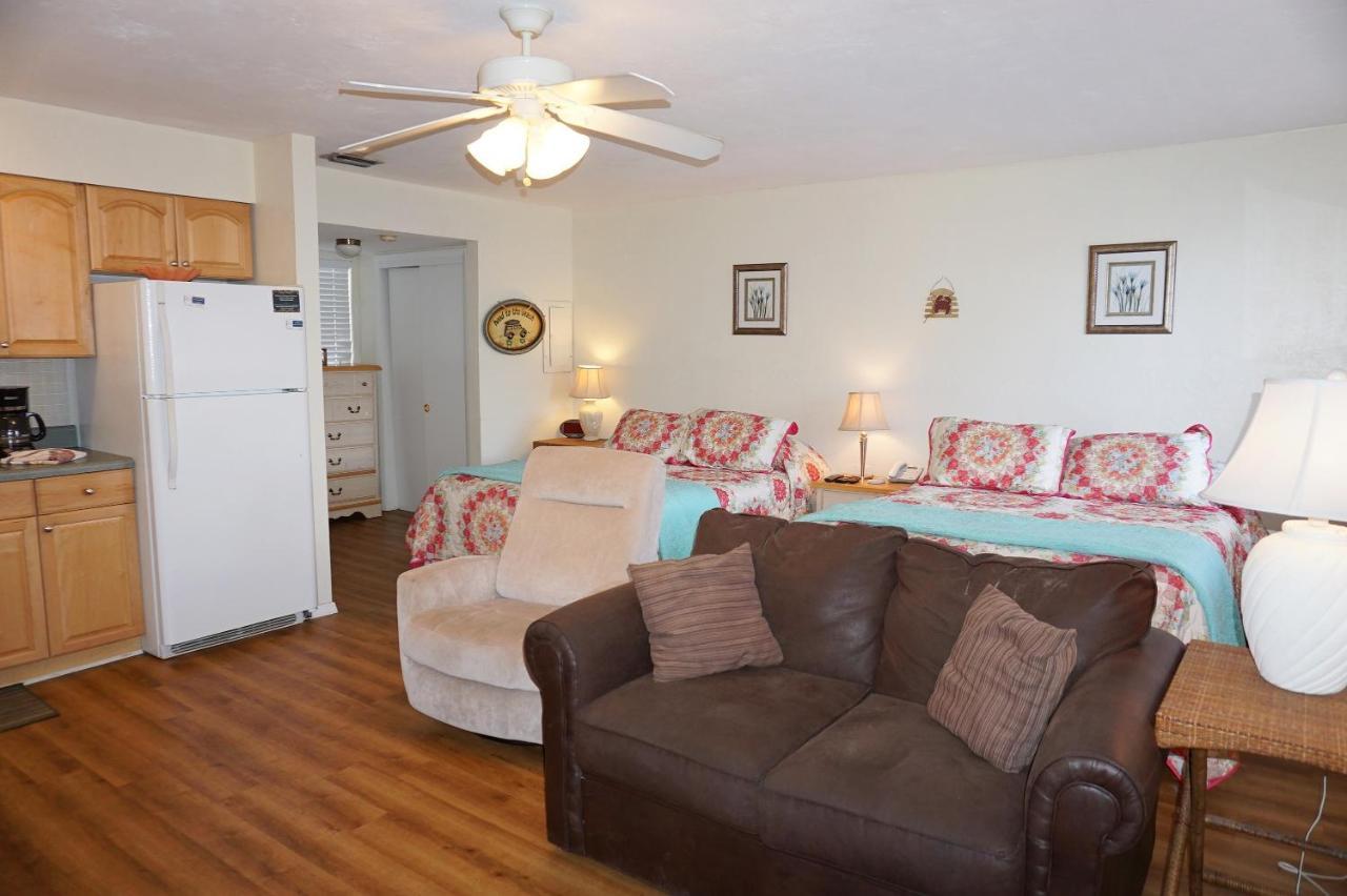 Redington Surf Resort By Travel Resort Services St. Pete Beach Exterior foto