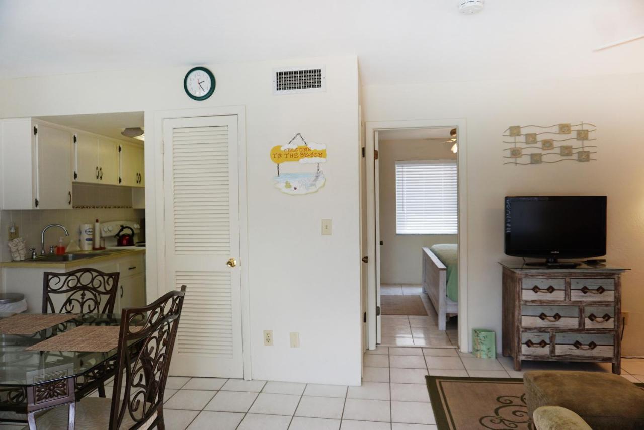 Redington Surf Resort By Travel Resort Services St. Pete Beach Exterior foto